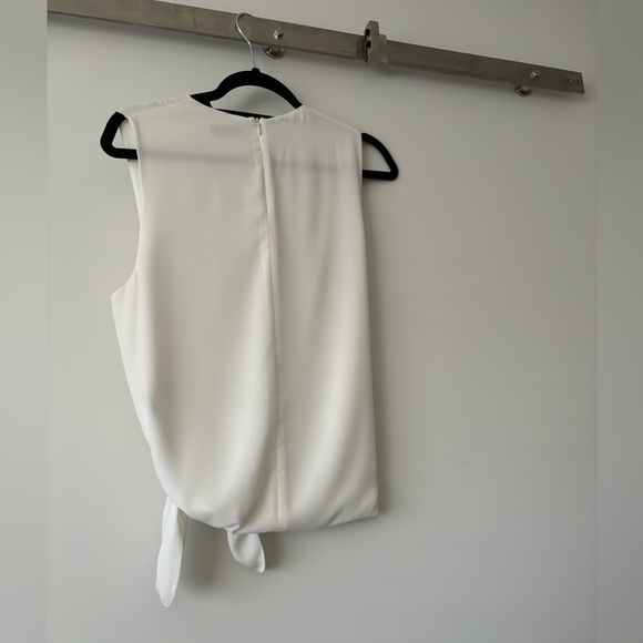Aritzia Babaton White sleeveless blouse with tie detail - sz M - EUC - Picture 2 of 4